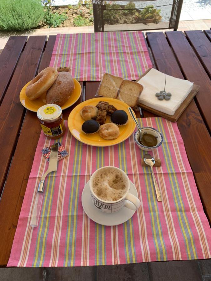 La Casa Di Toni Bed & Breakfast เปสการา ภายนอก รูปภาพ